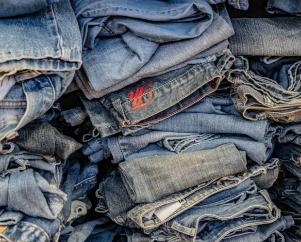 Bridge&Tunnel Upcycling Jeans spenden Material
